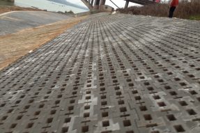 水利護坡磚塑料模具主要應用在哪些施工地點？