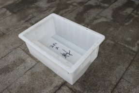 如何解決公路路沿石塑料模具在注塑過程開裂的問題？