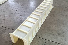 標志樁、立柱 三孔立柱塑料模具109x14x14
